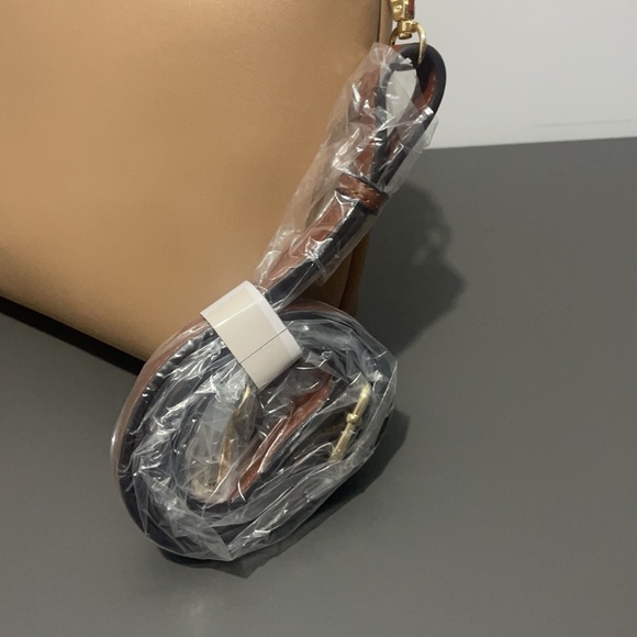 Marc NY purse with adjustable strap - Picture 7 of 10